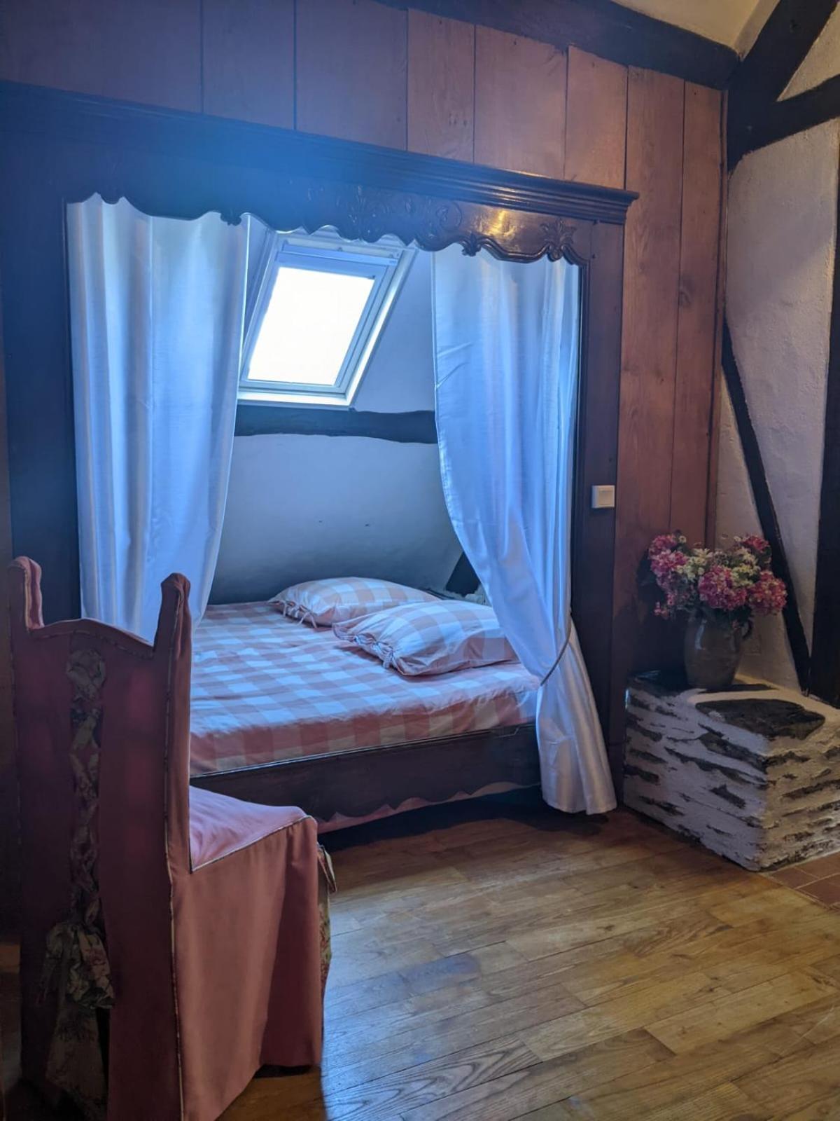 Les Fougerêts Chambre D'Hotes Saint Jacob Relais De Chasse Du XVIII Siecle מראה חיצוני תמונה