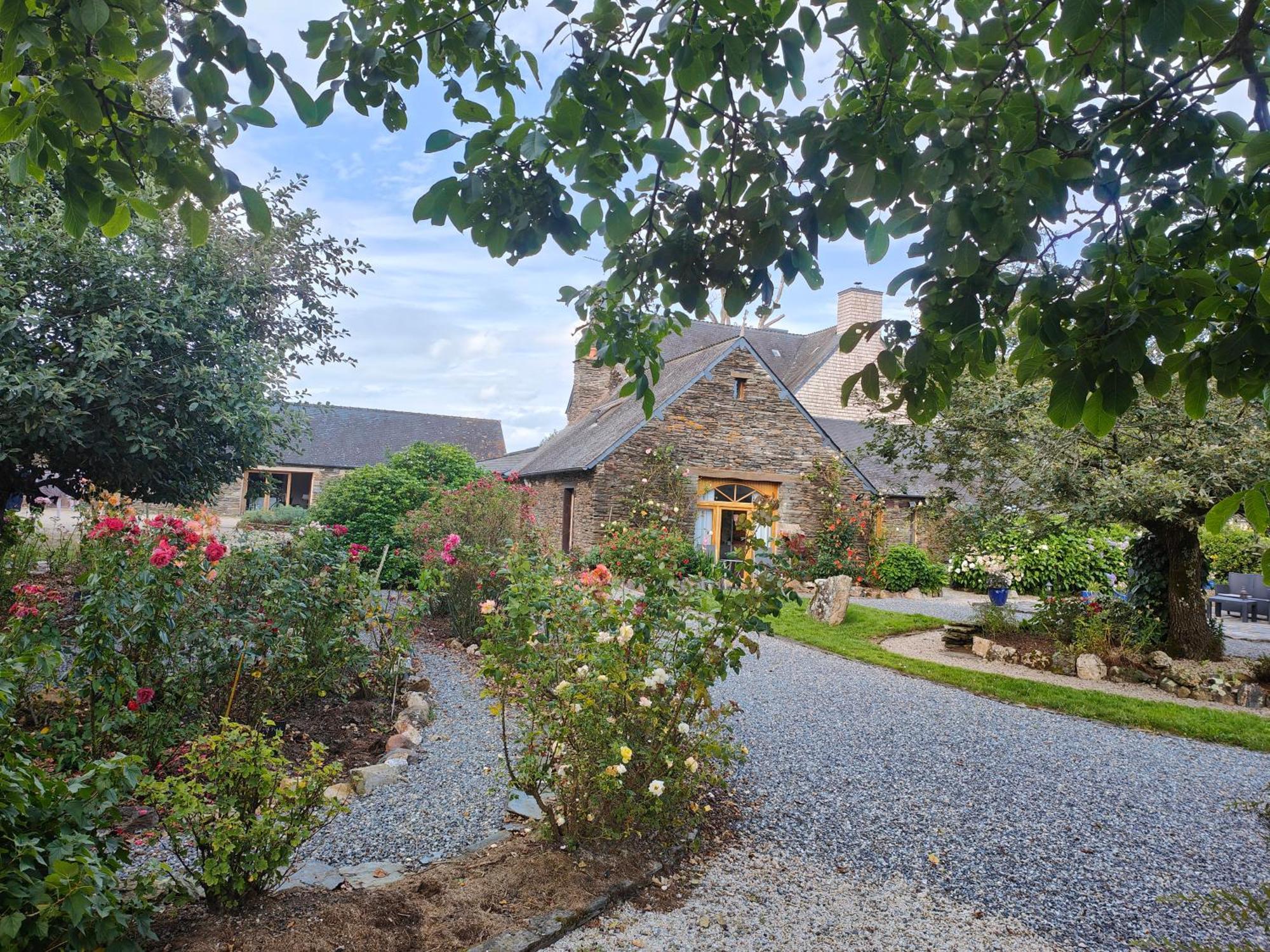 Les Fougerêts Chambre D'Hotes Saint Jacob Relais De Chasse Du XVIII Siecle מראה חיצוני תמונה